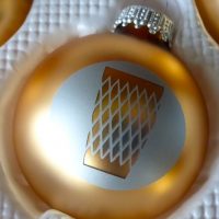 Goldene Weihnachtskugel #Geripptes #Apfelwein