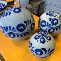 Hessisches Gartendesign #Bembelkugeln #Gartendesign #Gartendeko