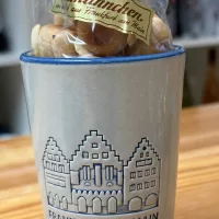 Römer Becher mit Bethmännchen